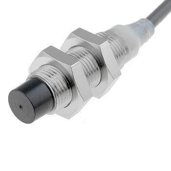 Omron, M12, n-afgeschermd, Sn: 8 mm, L: 34(50) mm, 12-24 VDC, PNP, NO, 2 m kabel